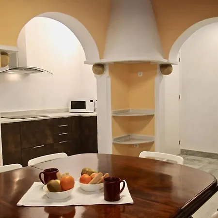 ゲストハウス El Palacete Del Puerto 3*